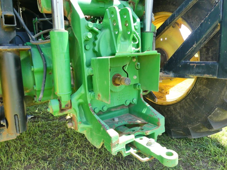 2014-john-deere-6105d-image-7