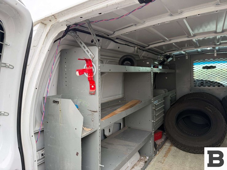2006-ford-cargo-image-19