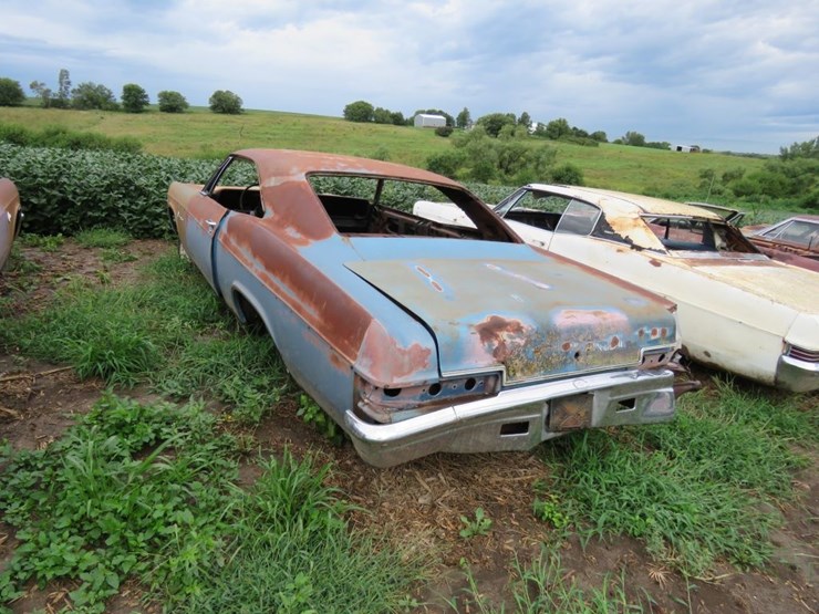 1966-chevrolet-impala-2dr-ht-for-parts-image-7