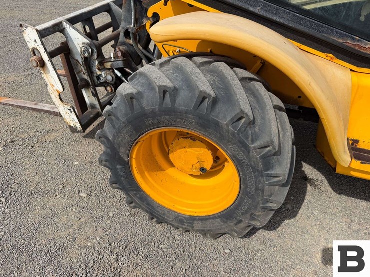 jcb-520-image-14