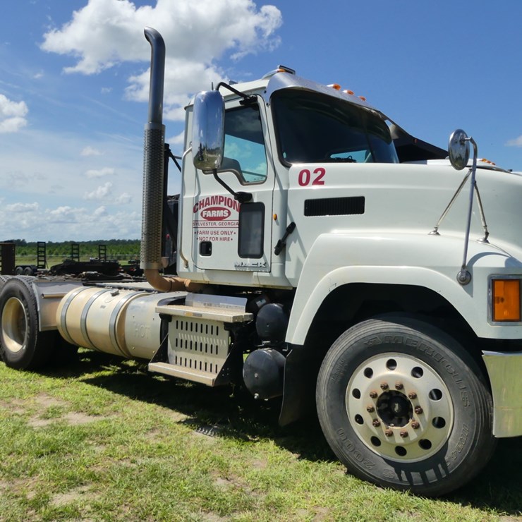 2014 Mack 600