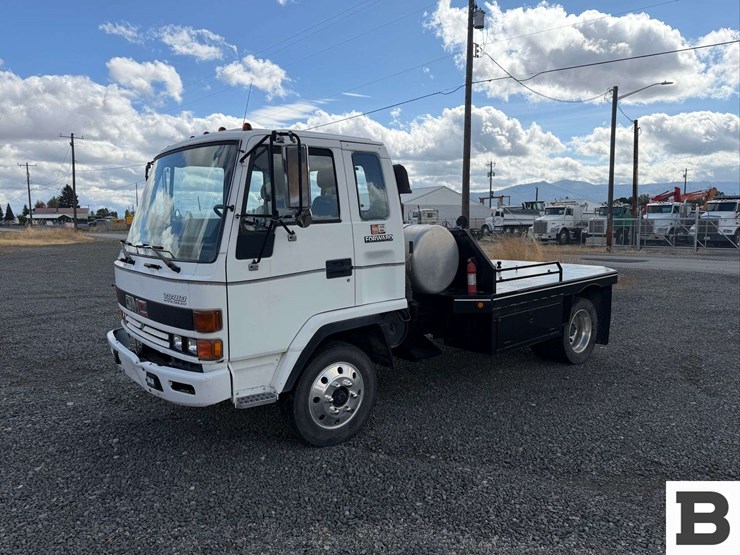 1997-gmc-w5500-image-2