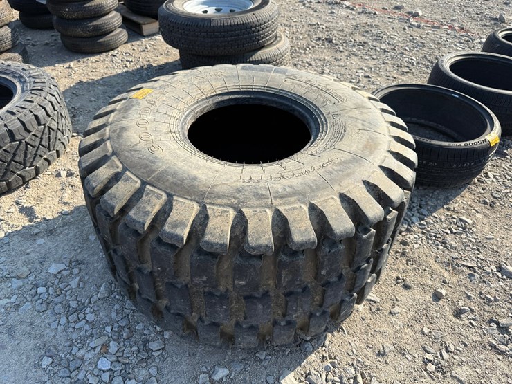 #40806-•-21.5-x16-tractor-tire-inv#40806-image-3