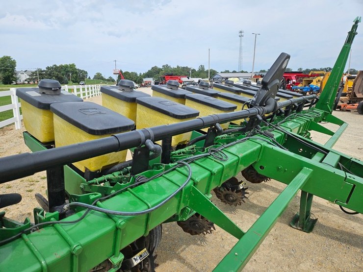 john-deere-7200-image-19