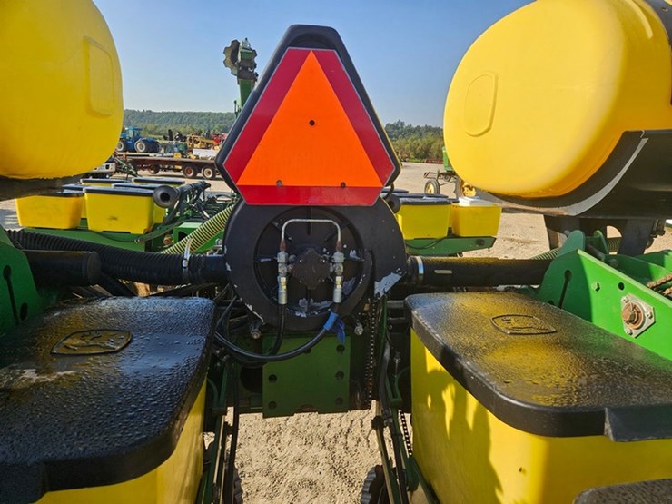 john-deere-1770-image-44
