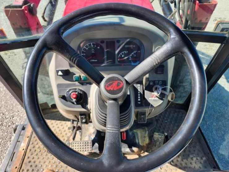 2013-mahindra-5010-hst-image-12