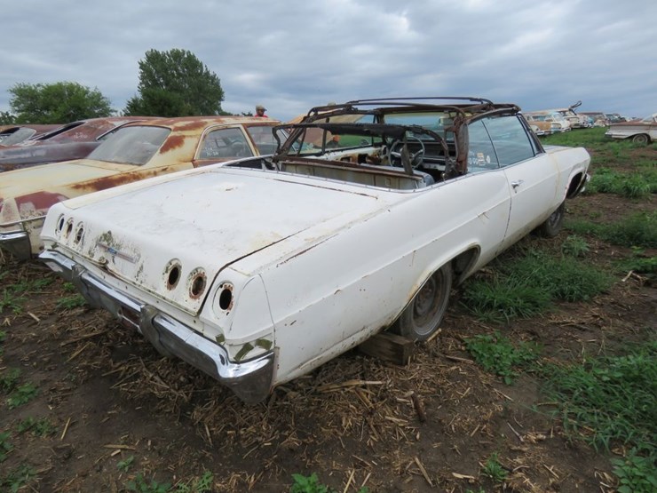 1965-chevrolet-impala-ss-2dr-ht-image-6
