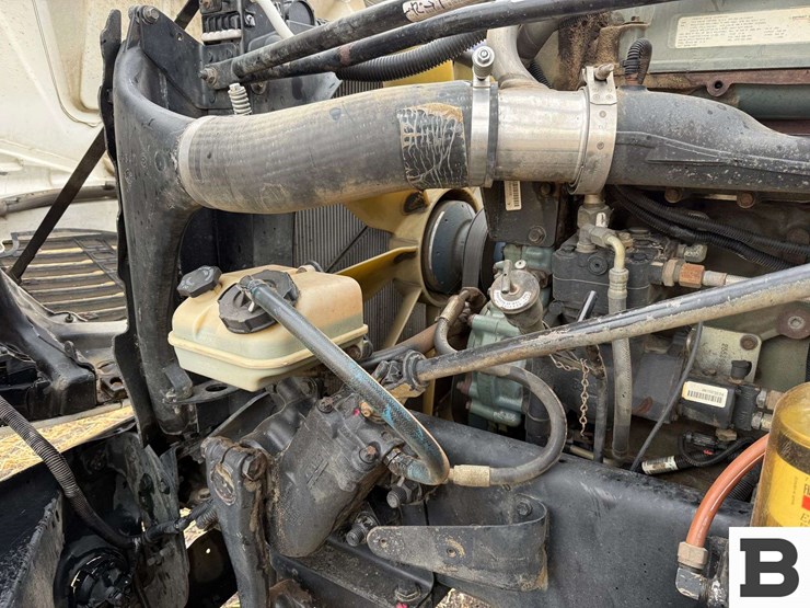 2005-freightliner-columbia-120-image-19