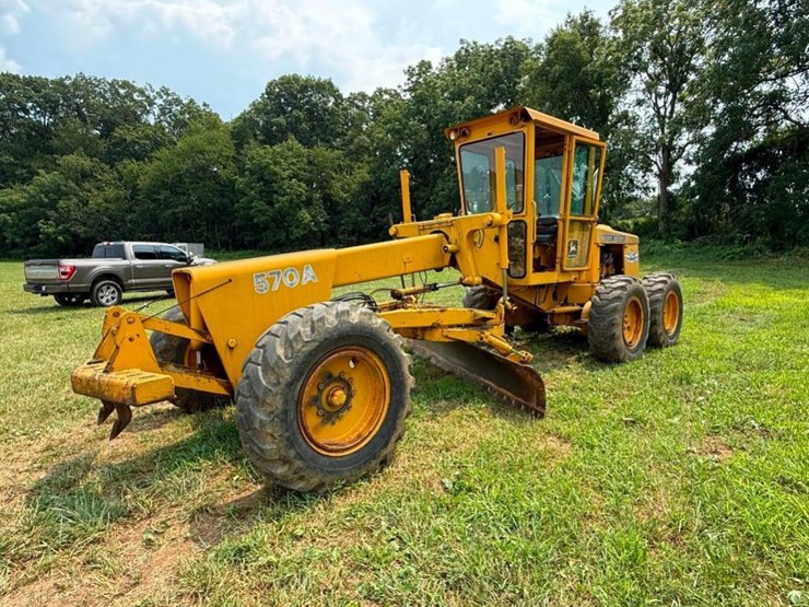 deere-570a-image-7