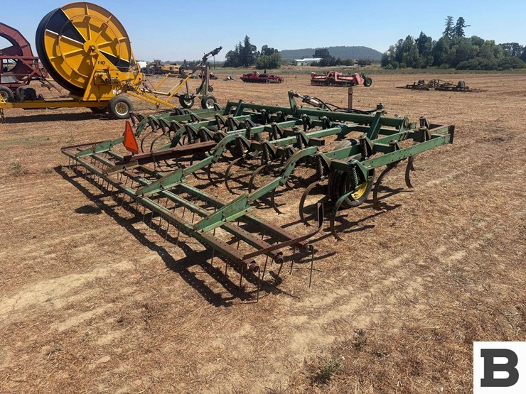 john-deere-16-image-5