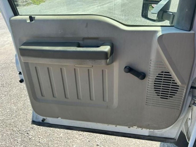 2008-ford-f550-image-14