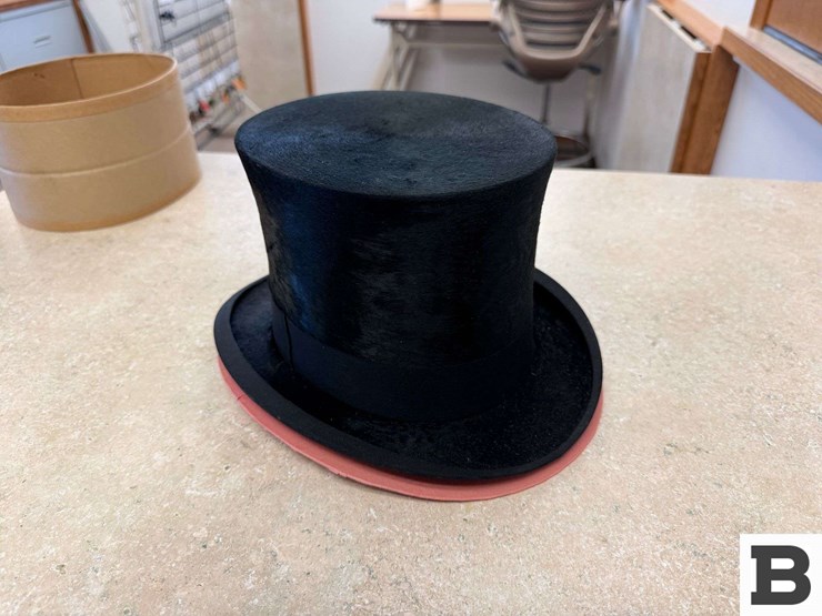 gustav-sellckau-top-hat-image-8