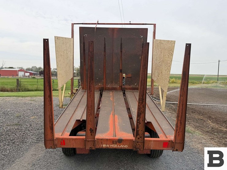 new-holland-1032-image-4