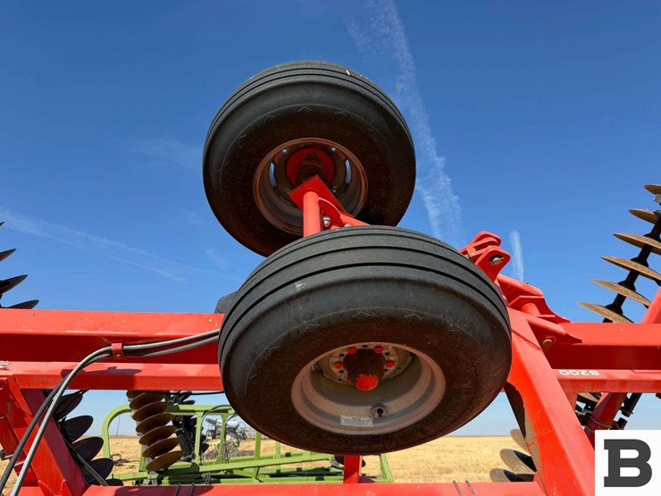 2012-kuhn-krause-8200-twin-offset-disc-image-23