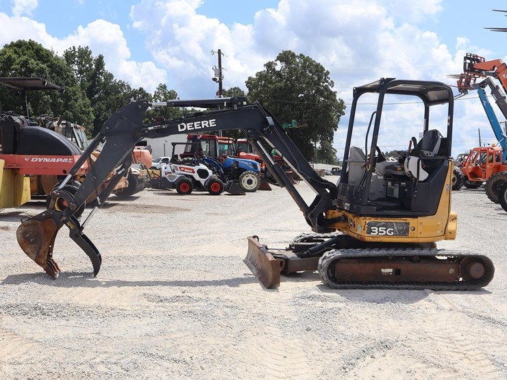2017-deere-35g-image-2