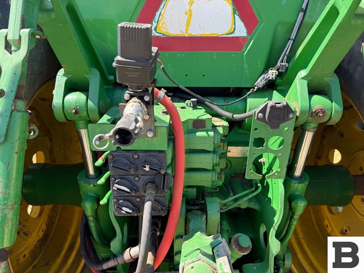2001-john-deere-8110-image-35