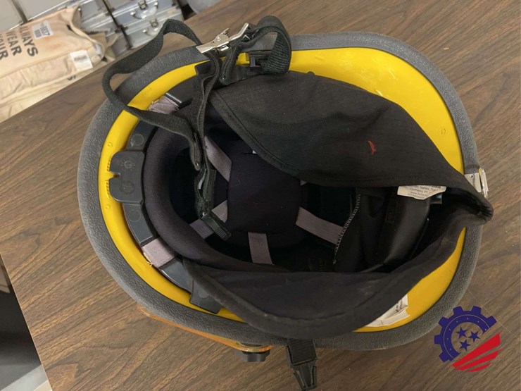 two-bullard-e830-fire-helmets-with-face-shields-and-goggles-image-5
