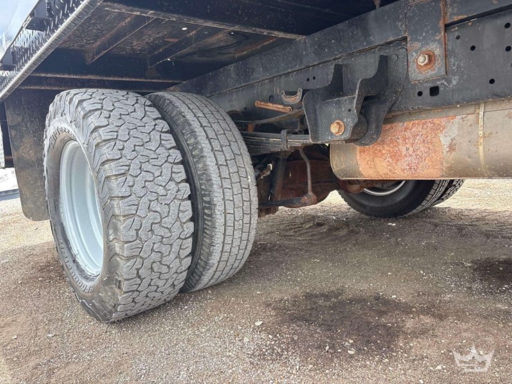 2019-utility-flatbed-image-27