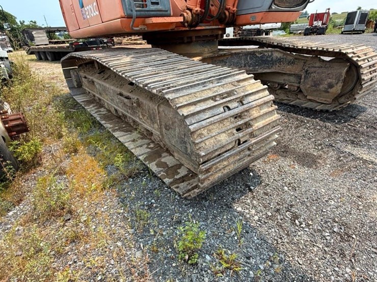 hitachi-ex270-lc-5-image-5