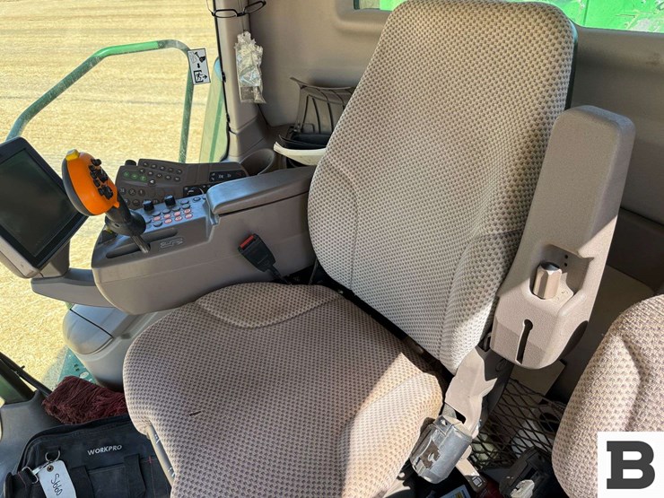 2014-john-deere-s660-image-85