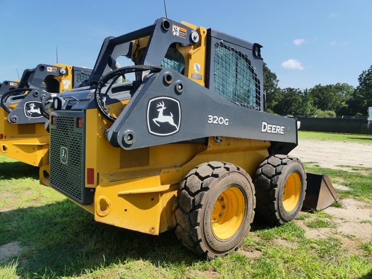 2024-deere-320g-image-3