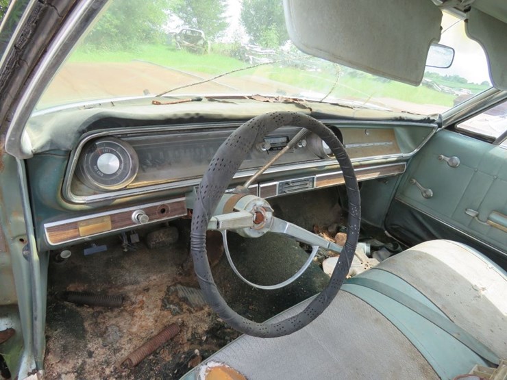 1965-chevrolet-impala-4dr-sedan-image-11