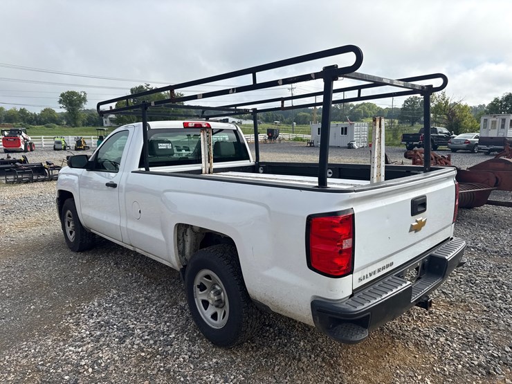 #1002-•-2015-chevrolet-silverado-pickup-truck-image-7
