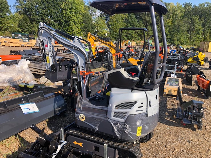 #12-•-ats-me18-mini-excavator-image-1