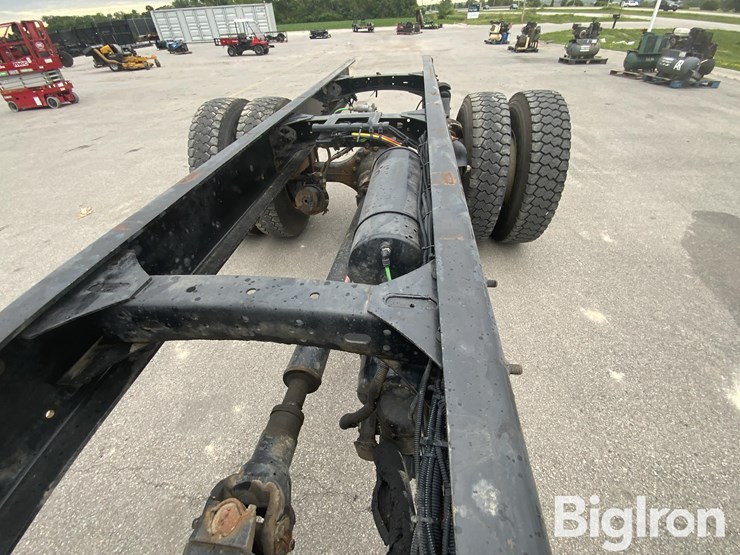 2010-massey-ferguson-730-image-18