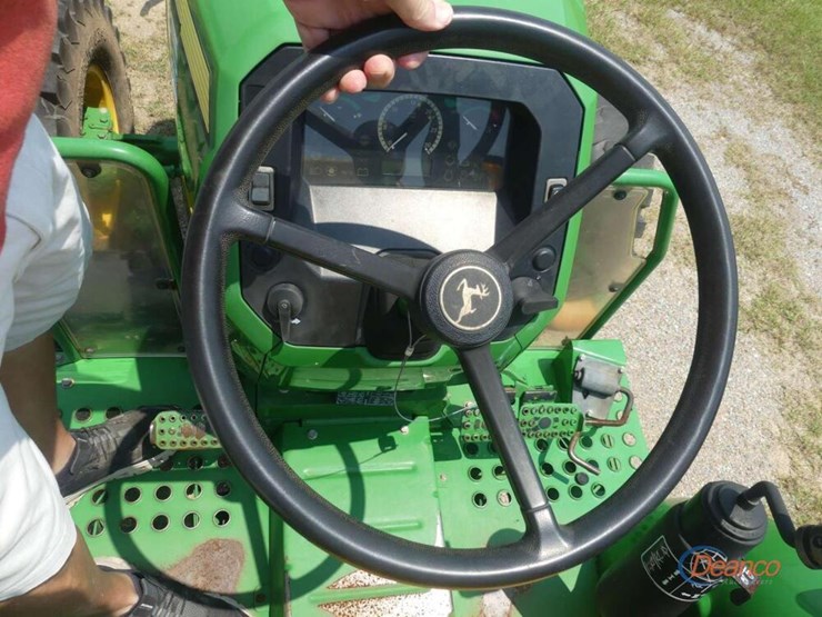 2021-john-deere-5045e-image-13