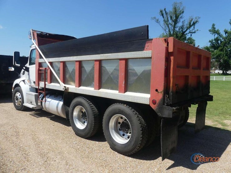 2016-peterbilt-579-image-3