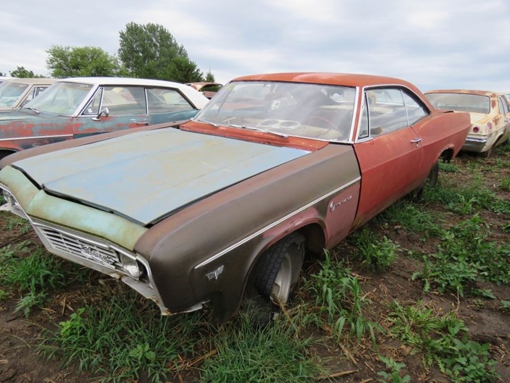 1966-chevrolet-impala-2dr-ht-image-9