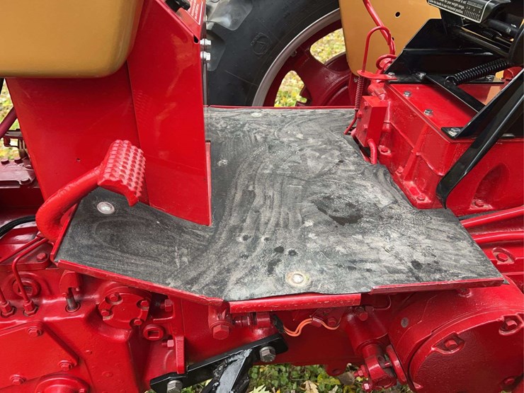 1970-farmall-544-hydro-gas-row-crop-golden-demonstrator-image-58