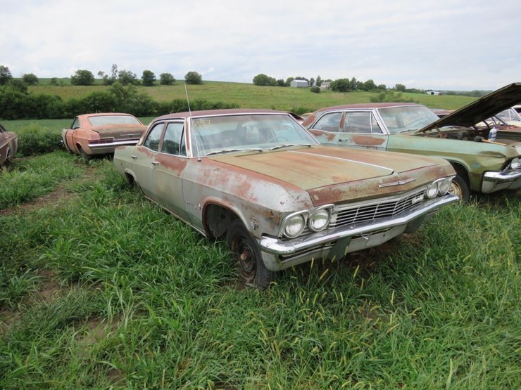 1965-chevrolet-impala-4dr-sedan-image-1