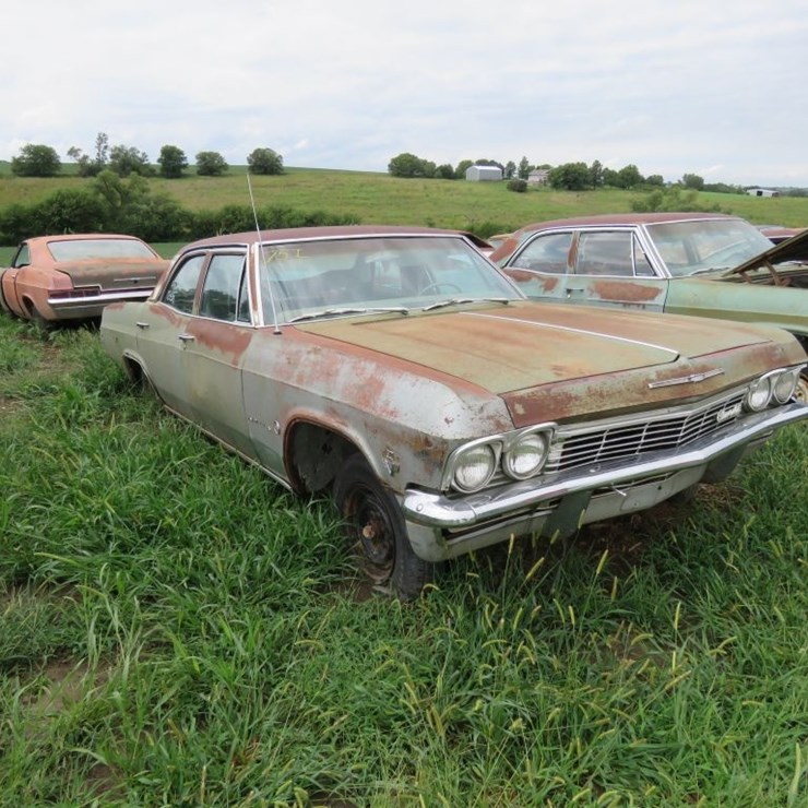 1965 Chevrolet Impala 4dr Sedan
