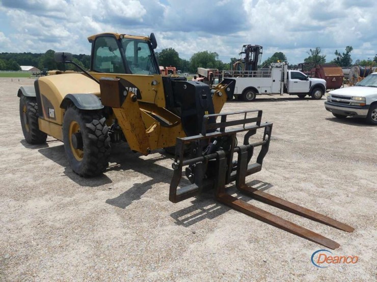 2020-caterpillar-th514d-image-1