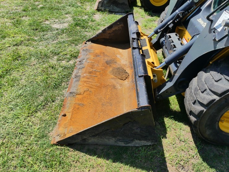 2024-deere-320g-image-10