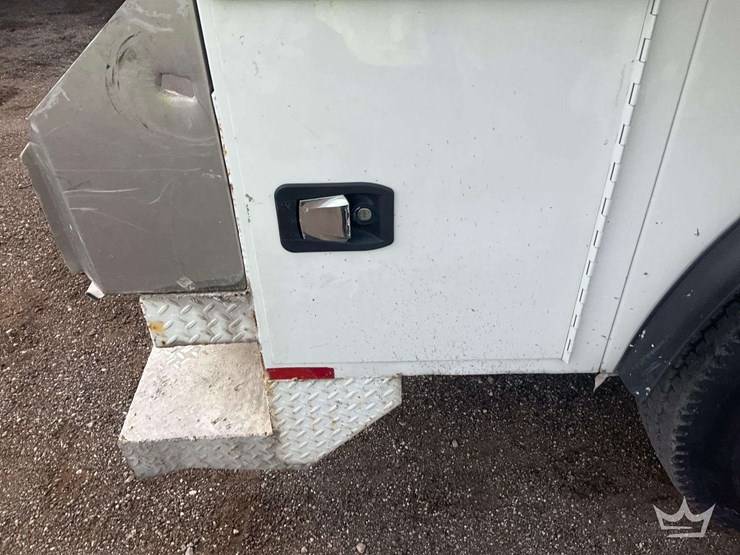 2016-international-durastar-4300-image-40