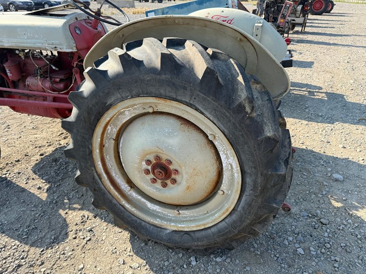 ford-tractor-image-13