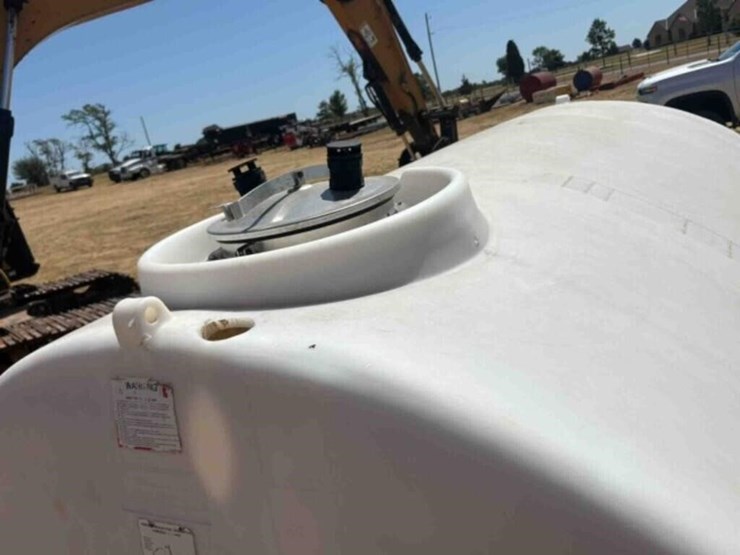 endurplas-2500-gallon-polly-water-tank-image-5