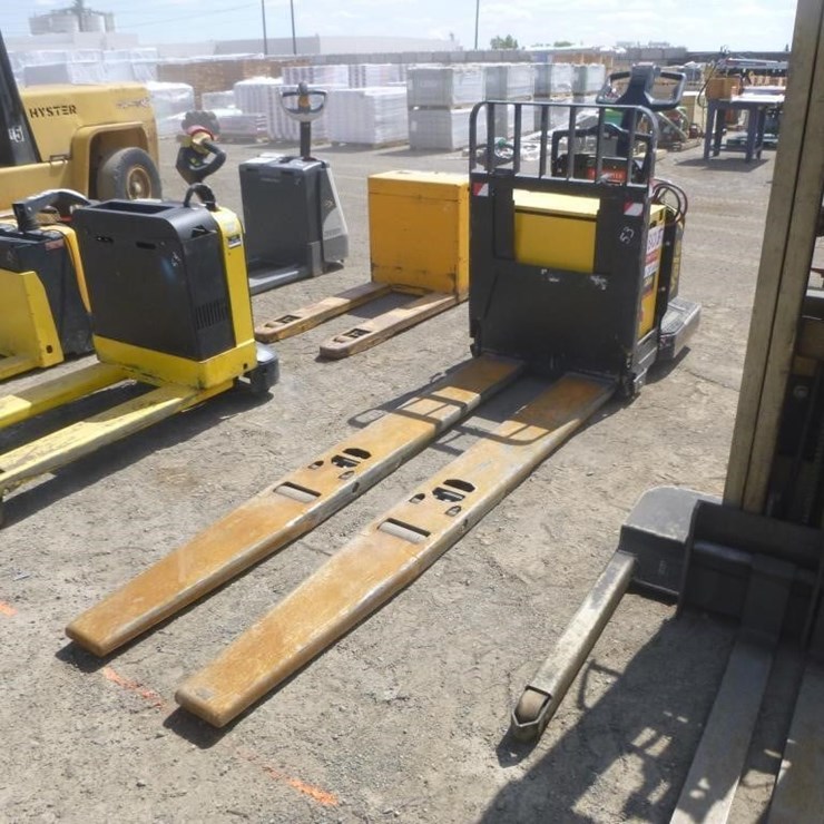 Yale Electric Pallet Jack