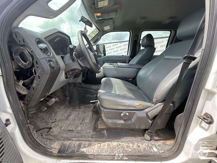 2016-ford-f550-image-15