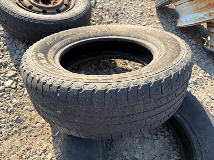 #5035-•-lot-of-(3)-miscellaneous-tires-inv#-5035-image-8