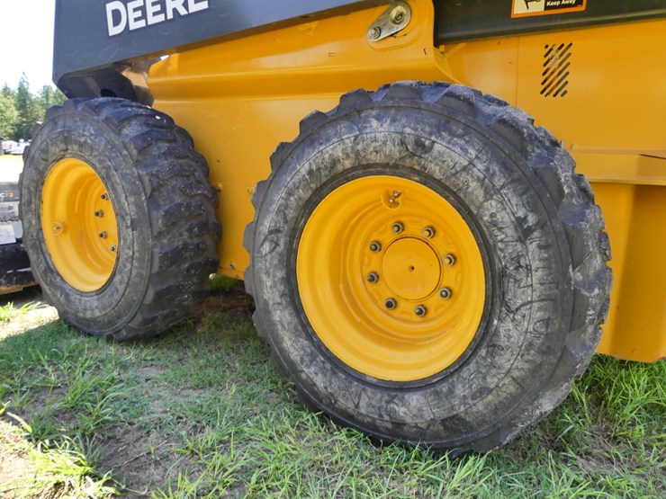 2023-deere-320g-image-6
