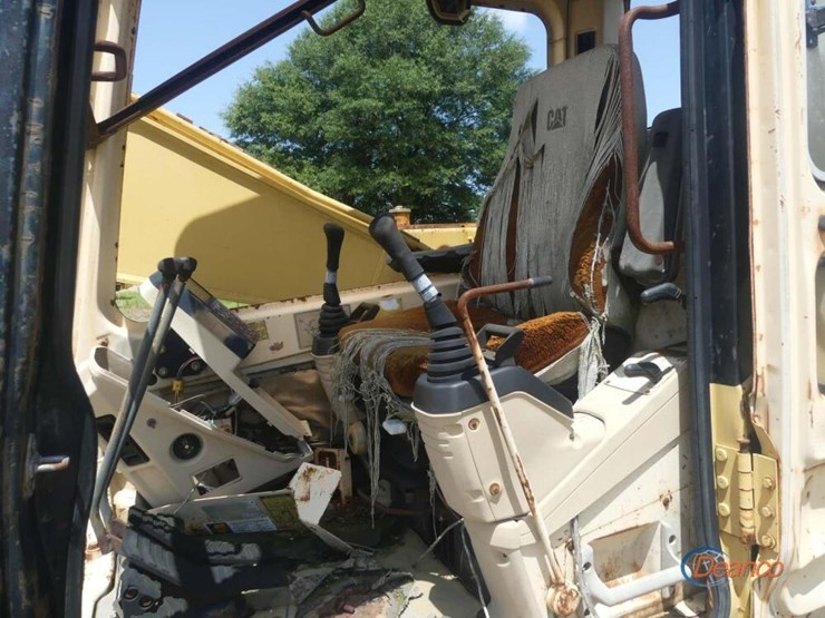 caterpillar-320l-image-11