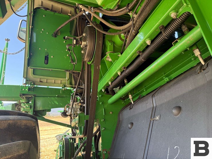 2014-john-deere-s660-image-26