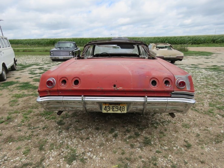 1965-chevrolet-impala-convertible-image-6