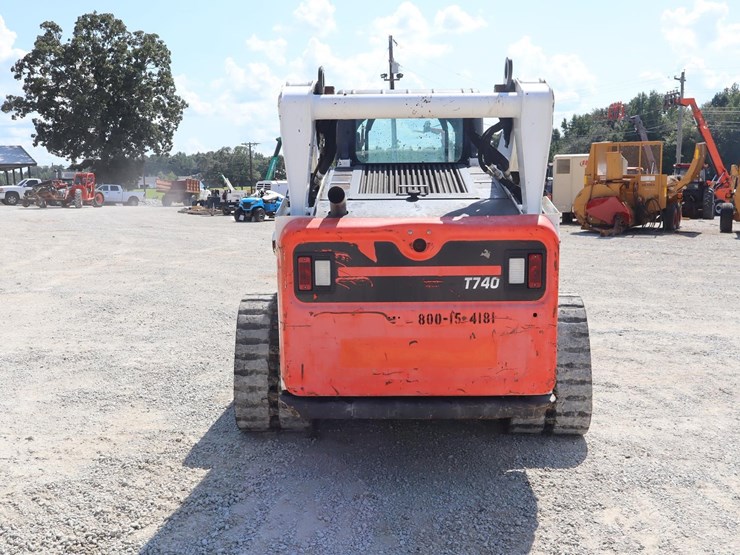 2017-bobcat-t740-image-4