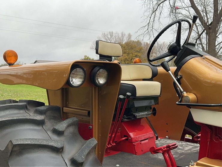 1970-1026-farmall-hydro-row-crop-golden-demonstrator-image-73