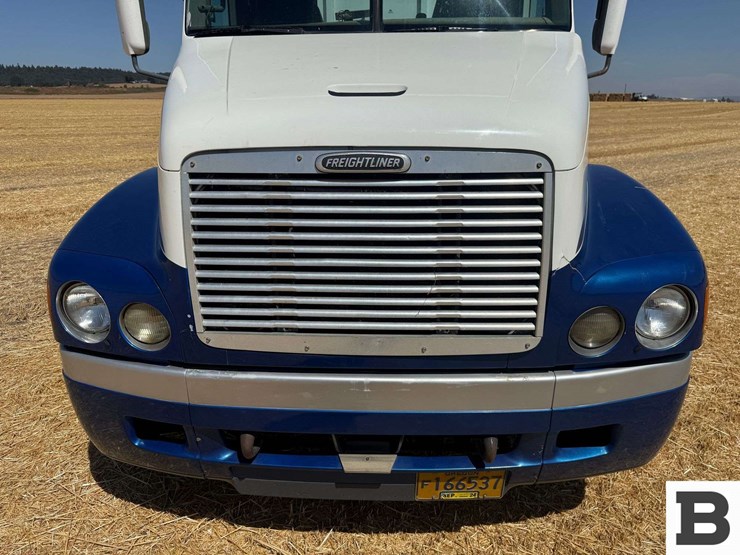 1997-freightliner-fl80-image-10